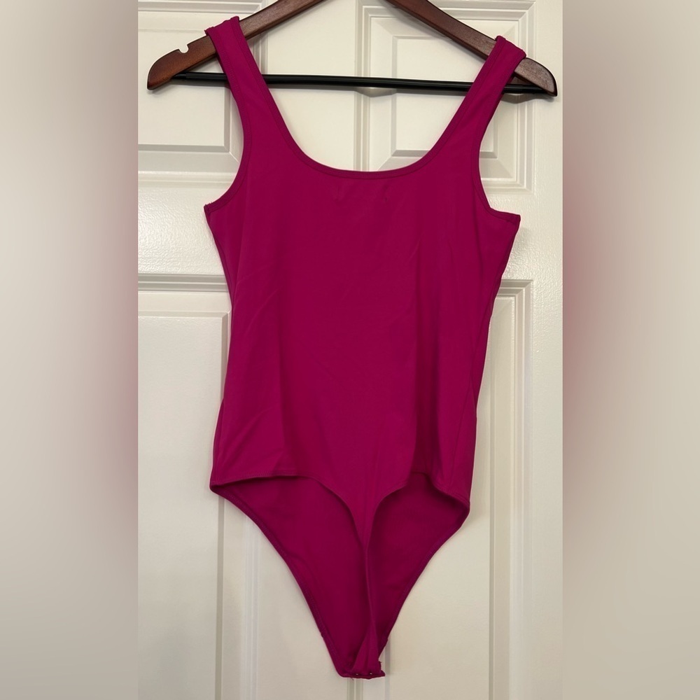 NWT House of Harlow 1960 All-Day Contour Bodysuit Magenta Pink Size Small - Picture 2 of 14